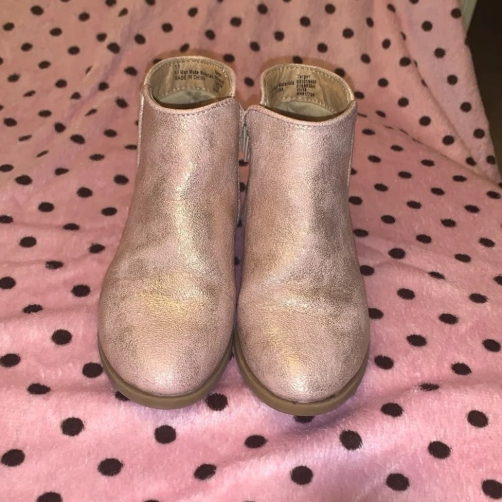 Girls shoes